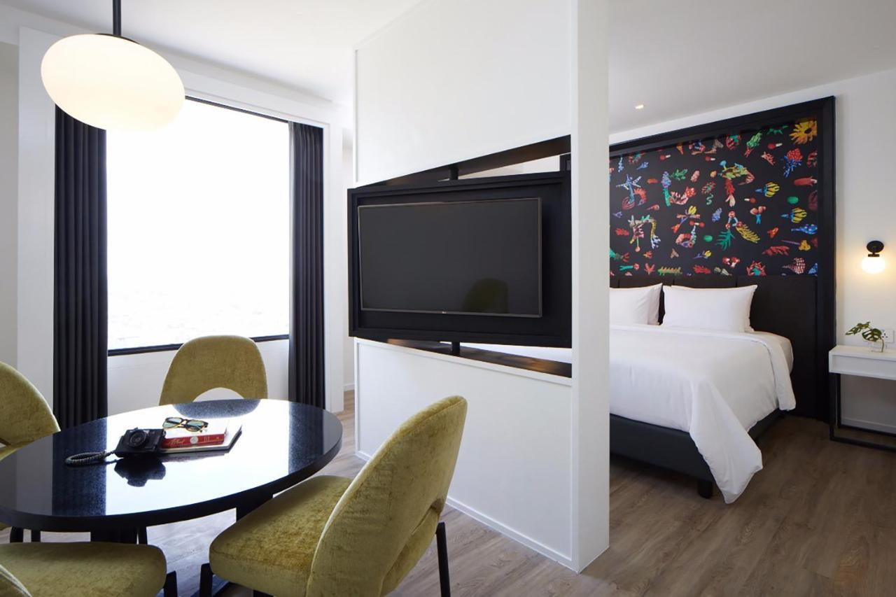 De Braga, Artotel Curated